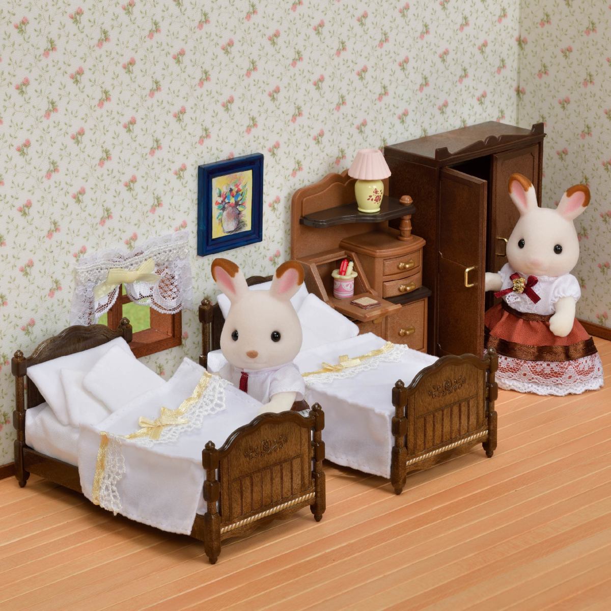 Classic Brown Bed Chest Set